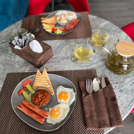 Terrasse Hotel & Bar Бишкек Екстериор снимка