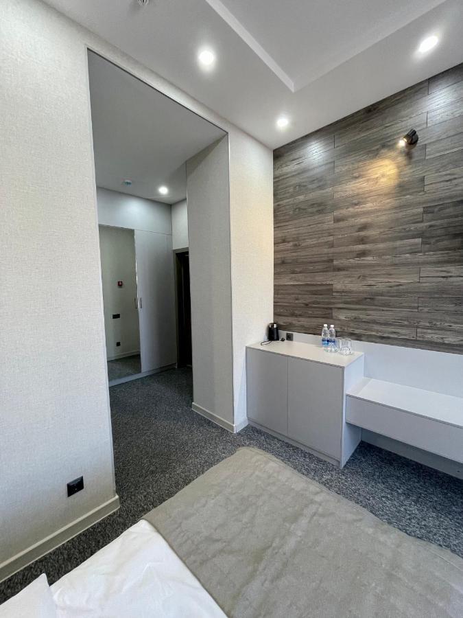 Terrasse Hotel & Bar Бишкек Екстериор снимка