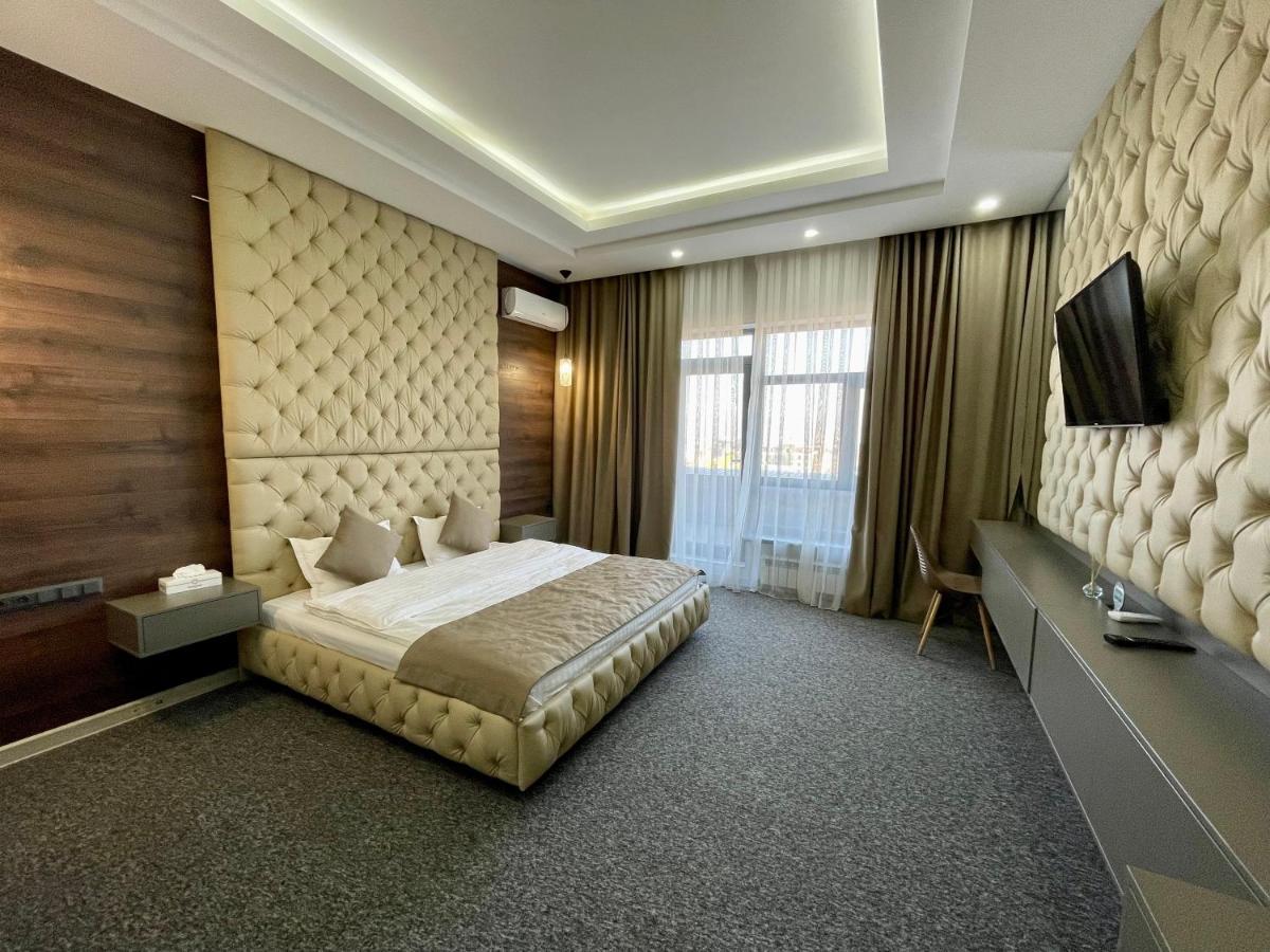 Terrasse Hotel & Bar Бишкек Екстериор снимка